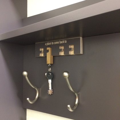 Atslēgu TURIS ar personalizētiem atslēgu piekariņiem - viedtālruņu turētājiem